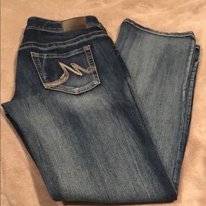 Maurices size 9/10 boot cut jeans
